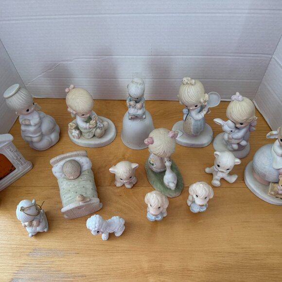 Vintage Precious Moments Lot of 15 Figurines All Pre 1987 Many Discontinued GIft - Picture 5 of 9